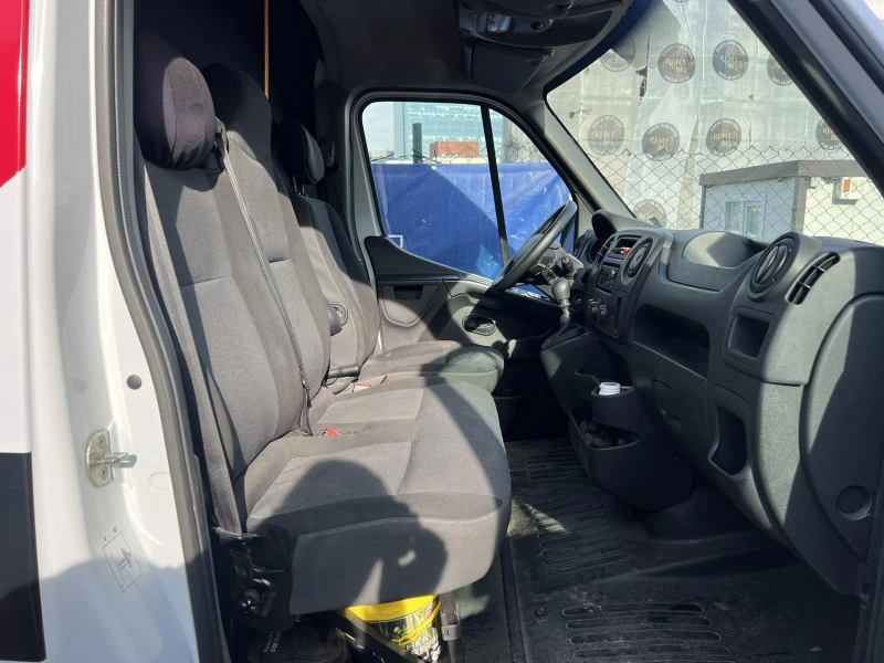 Renault Master СЕРВИЗ ЗА ГУМИ, снимка 6 - Бусове и автобуси - 49124565