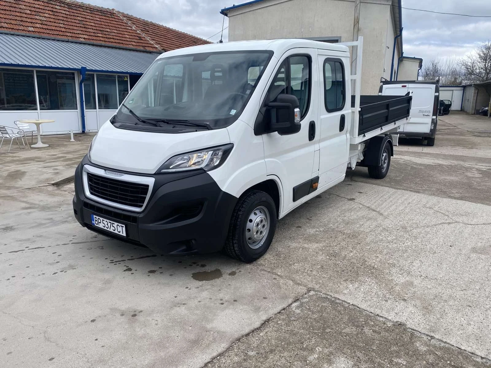 Peugeot Boxer Тристранен 2.2HDI 136, снимка 9 - Бусове и автобуси - 54005768
