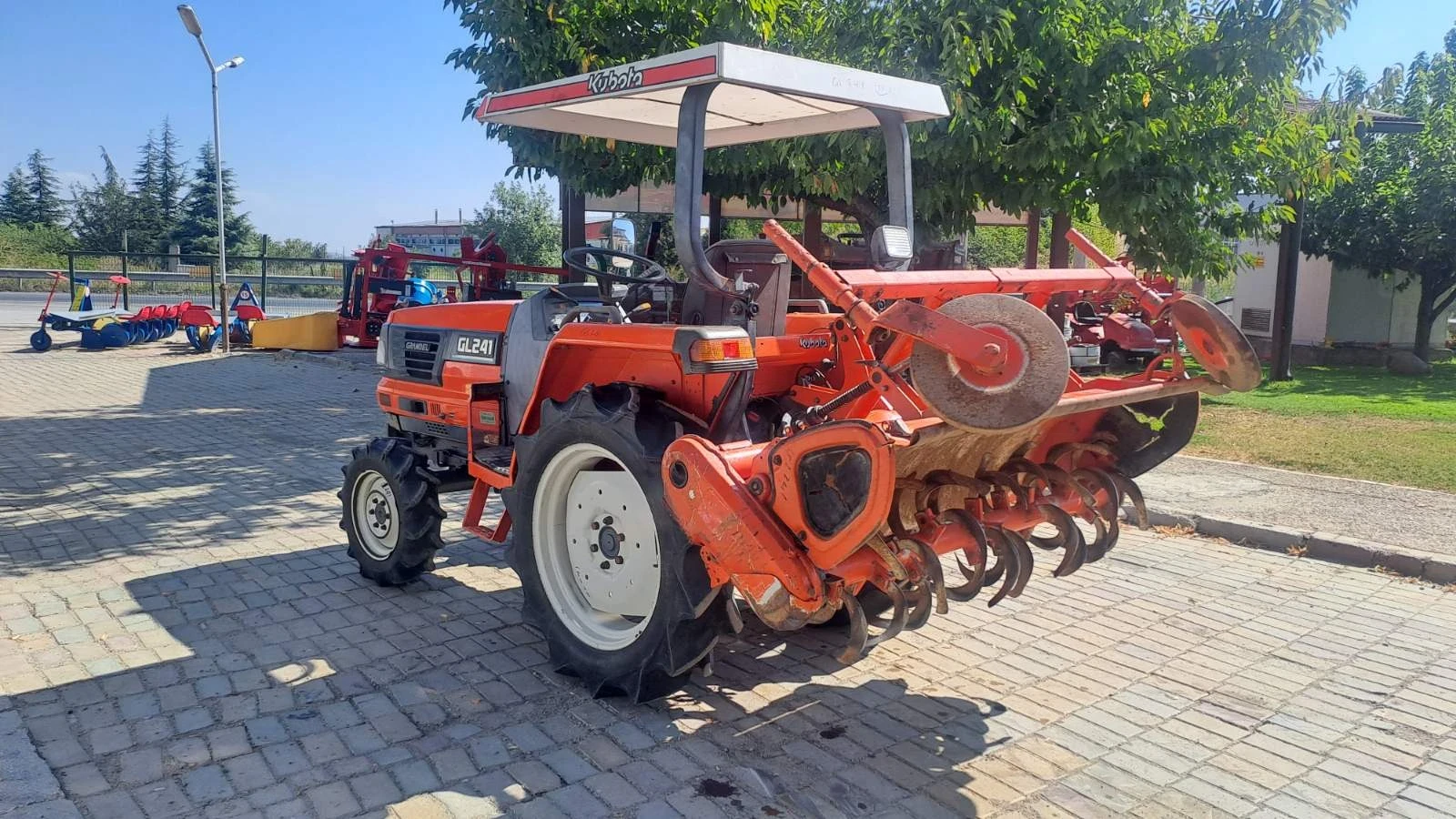 Трактор Kubota GL241 - изображение 5