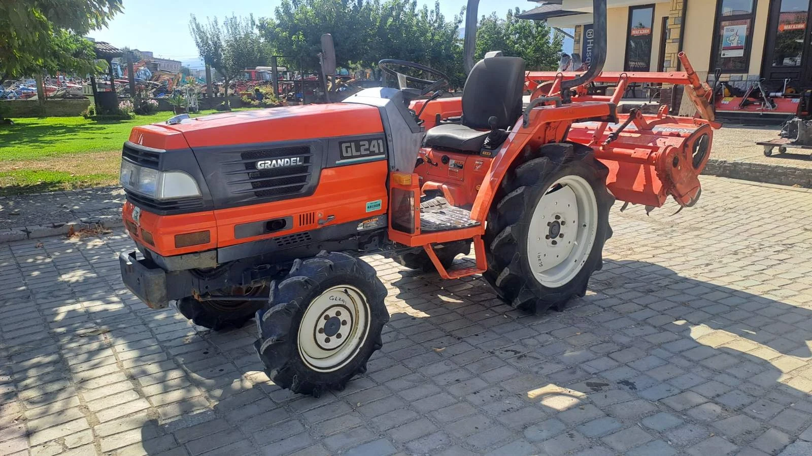 Трактор Kubota GL241 - изображение 2