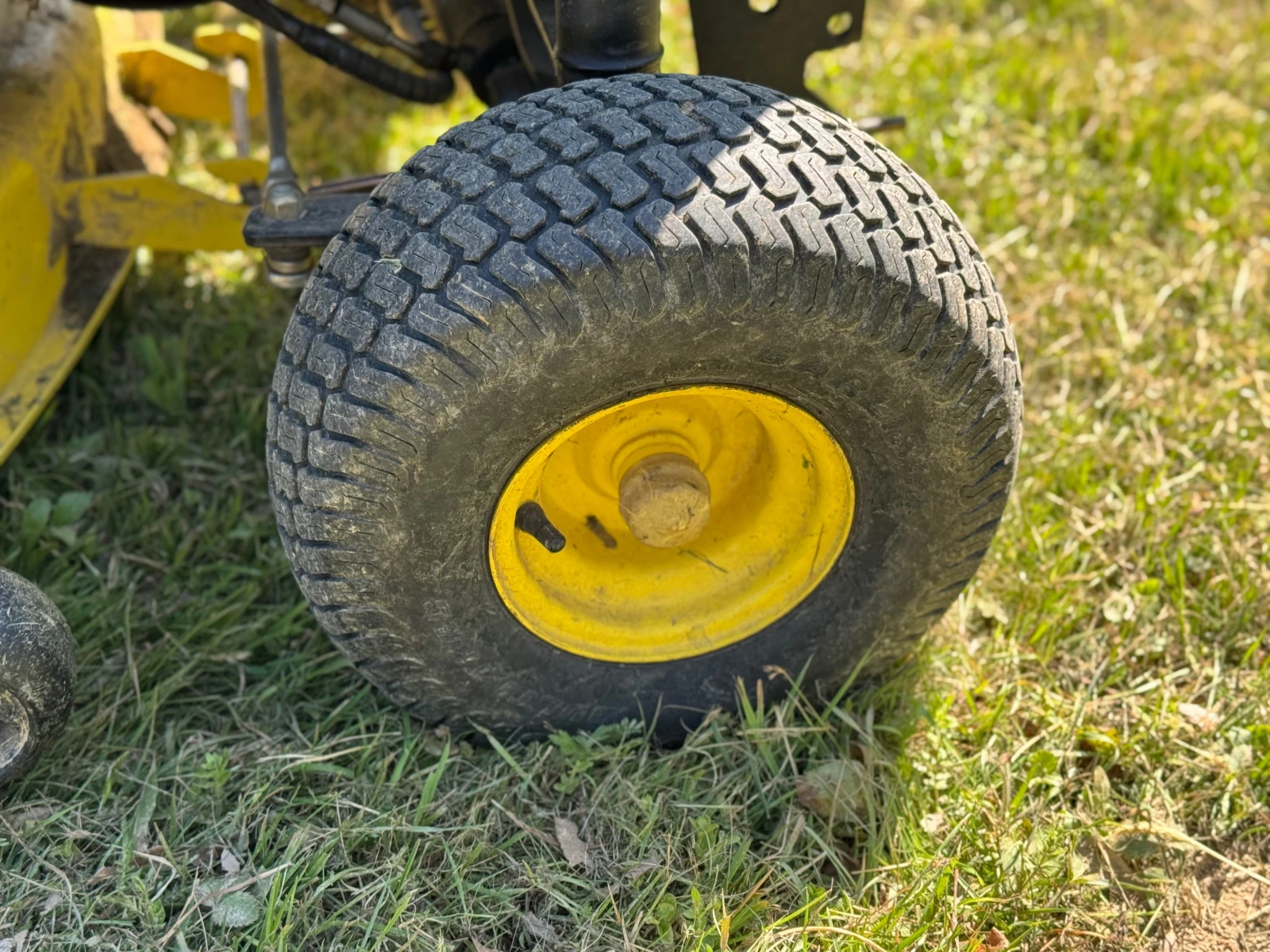 Сенокосачка John Deere X310 - изображение 5