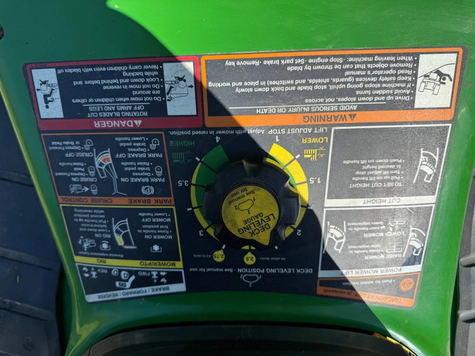 Сенокосачка John Deere X310 - изображение 10