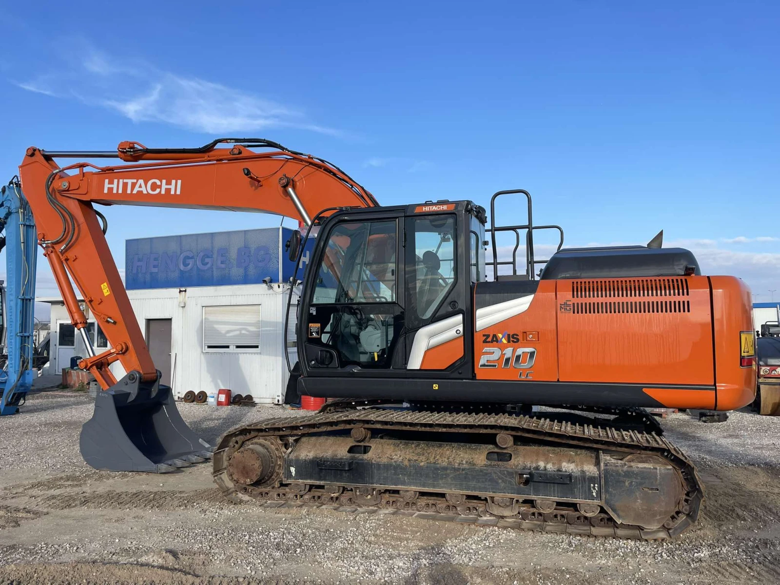  Hitachi ZX 210 LC-7 | Mobile.bg   13