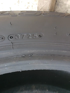 Гуми Зимни 215/65R16, снимка 6