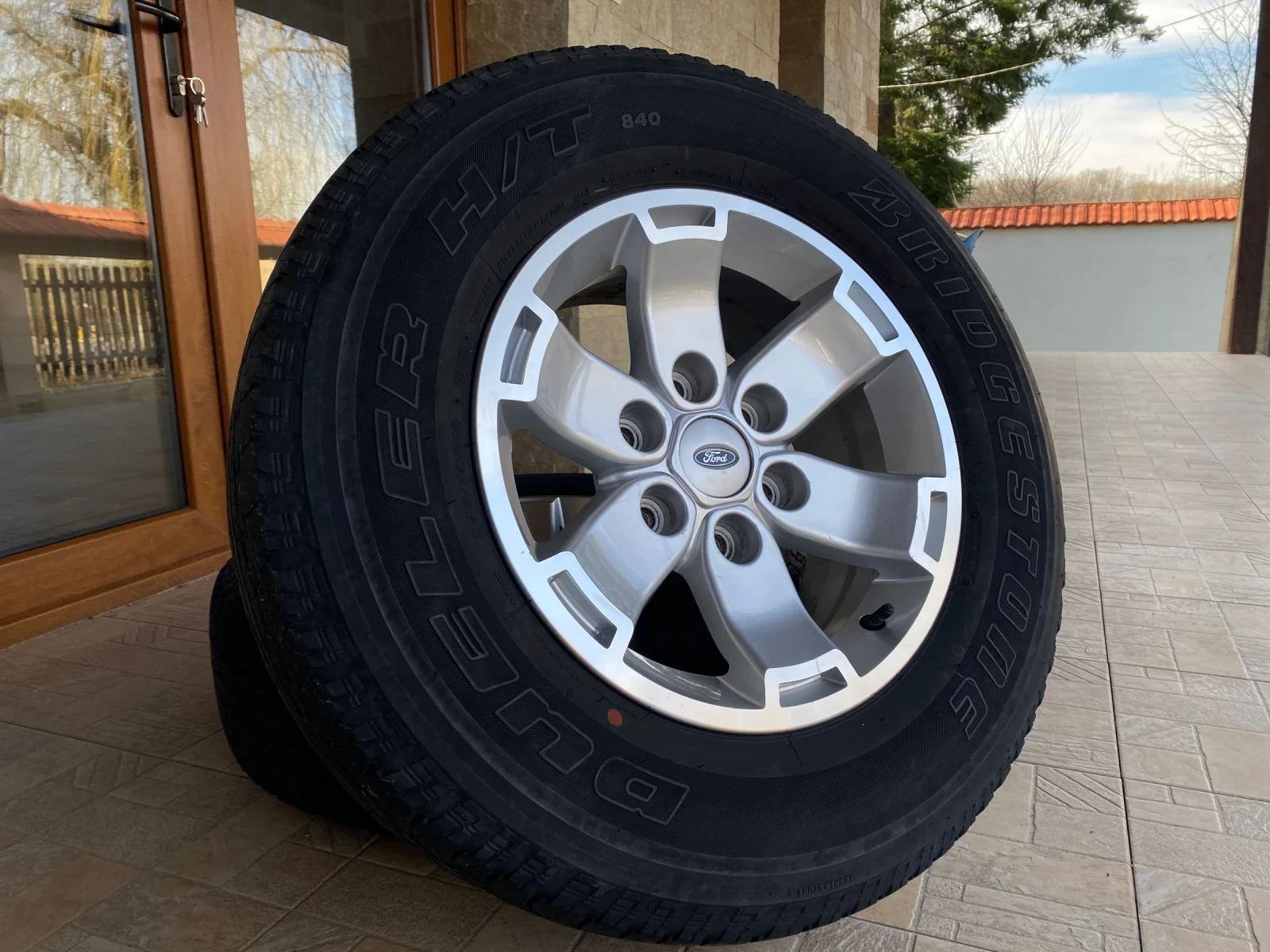 Гуми с джанти Bridgestone 245/70R16, снимка 3 - Гуми и джанти - 53782785