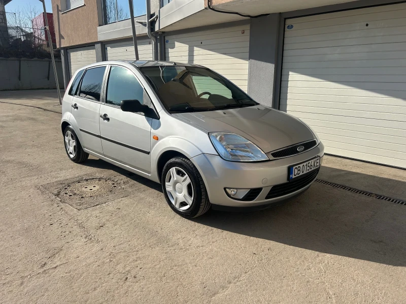 Ford Fiesta Реални км. GHIA 1.6, снимка 2 - Автомобили и джипове - 48856076