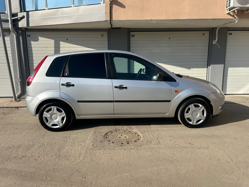 Ford Fiesta Реални км. GHIA 1.6, снимка 4 - Автомобили и джипове - 48856076