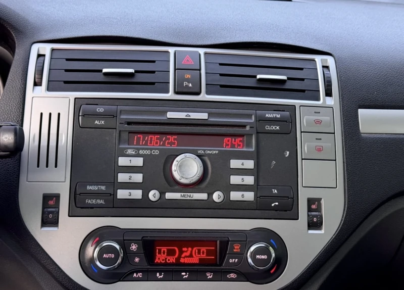 Ford C-max 1.6 TD / Панорама, снимка 9 - Автомобили и джипове - 50711030