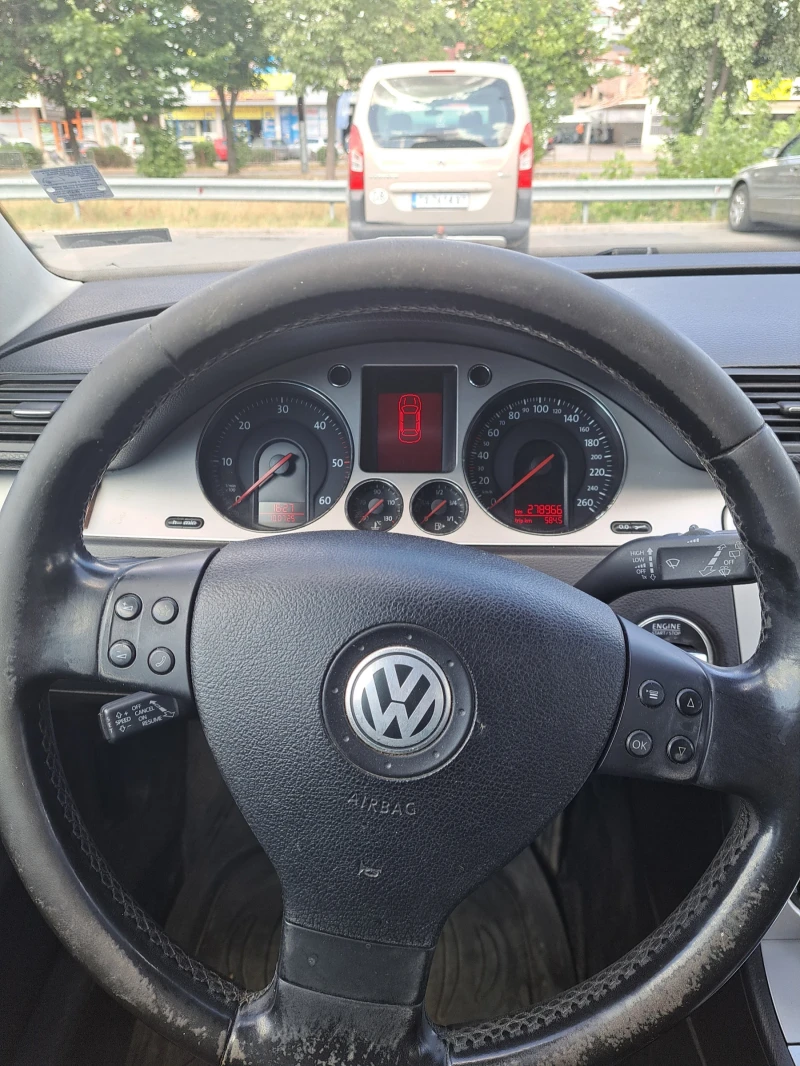 VW Passat 2.0 Diesel , снимка 10 - Автомобили и джипове - 51876718