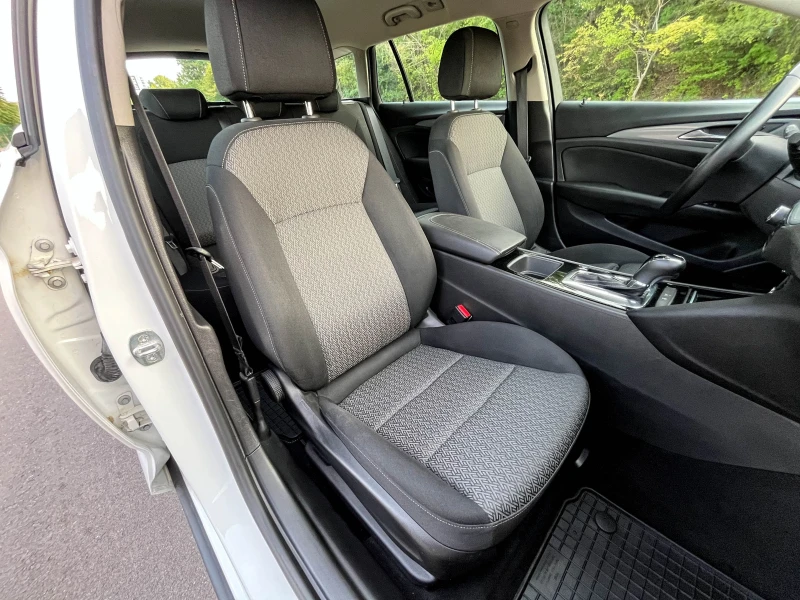 Opel Insignia 1.6D* LED* КАТО НОВА* , снимка 10 - Автомобили и джипове - 51618695