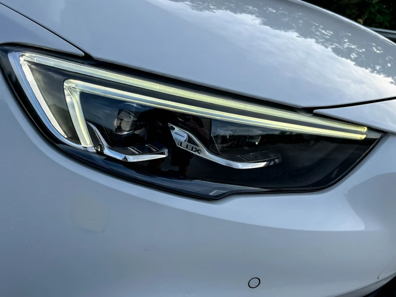 Opel Insignia 1.6D* LED* КАТО НОВА* , снимка 4 - Автомобили и джипове - 51618695