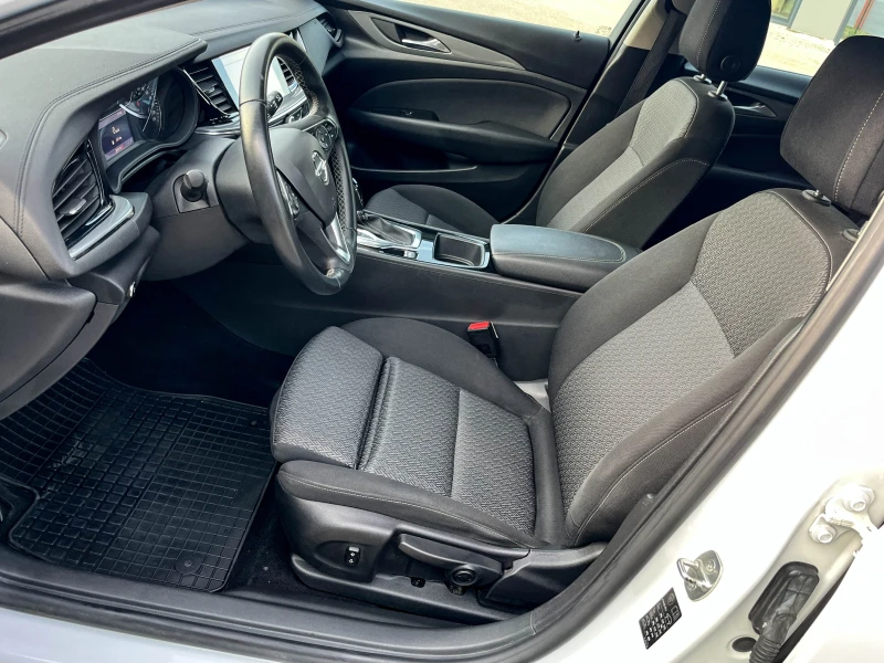 Opel Insignia 1.6D* LED* КАТО НОВА* , снимка 5 - Автомобили и джипове - 51618695