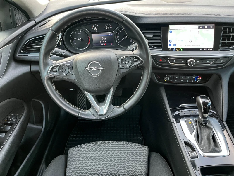 Opel Insignia 1.6D* LED* КАТО НОВА* , снимка 7 - Автомобили и джипове - 51618695