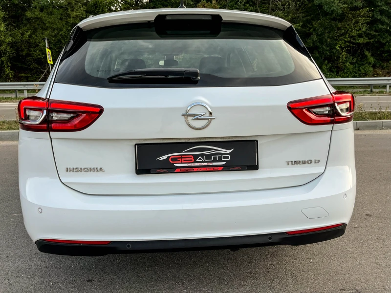 Opel Insignia 1.6D* LED* КАТО НОВА* , снимка 13 - Автомобили и джипове - 51618695