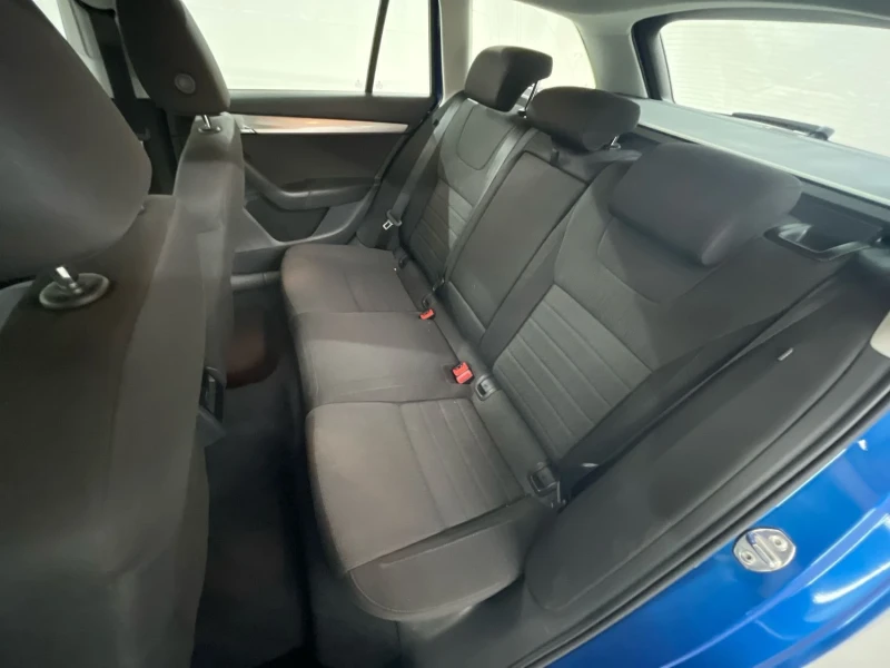 Skoda Octavia 1, 6 TDI DSG, снимка 11 - Автомобили и джипове - 51882293