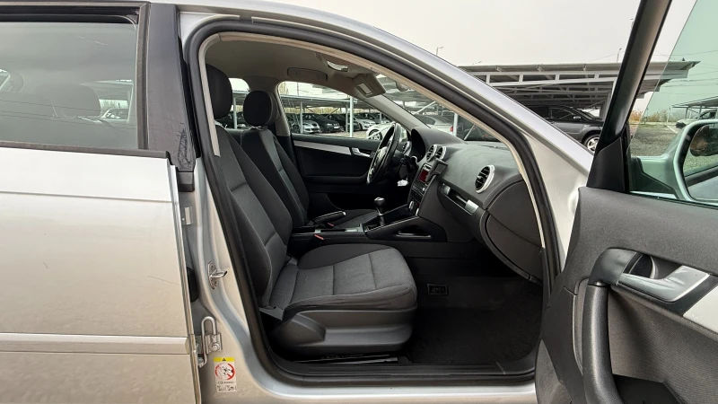 Audi A3 1.6TDI/105кс/5скорости/NAVI/ПОДГРЕВ/EURO 5/ИТАЛИЯ, снимка 14 - Автомобили и джипове - 52430001