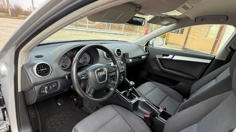 Audi A3 1.6TDI/105кс/5скорости/NAVI/ПОДГРЕВ/EURO 5/ИТАЛИЯ, снимка 12 - Автомобили и джипове - 52430001