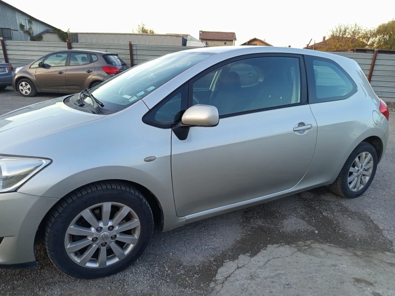 Toyota Auris D4D, снимка 3 - Автомобили и джипове - 53200864