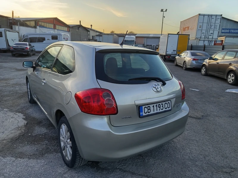 Toyota Auris D4D, снимка 4 - Автомобили и джипове - 53200864