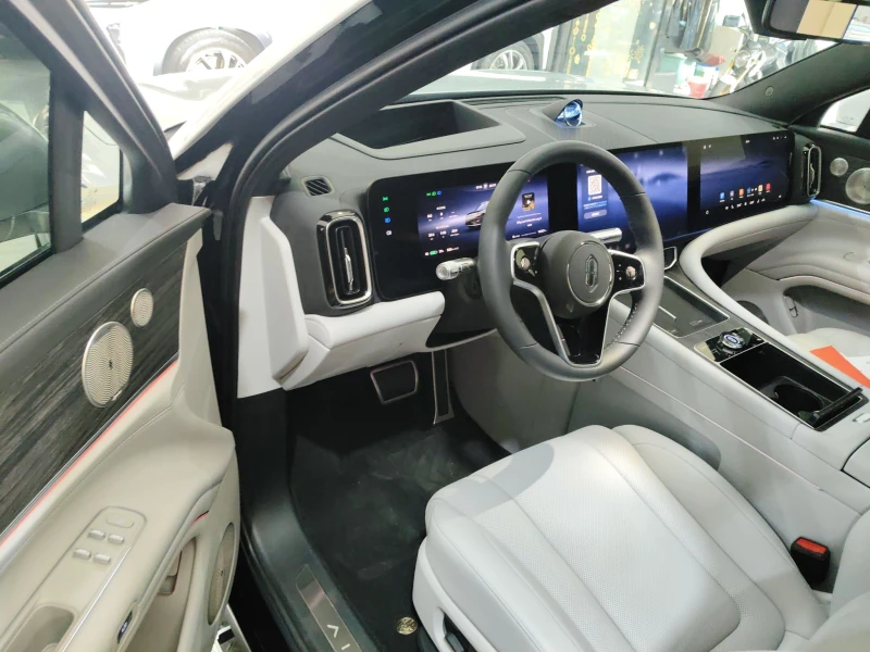 AITO 9 М9 All-Electric Max Version, снимка 9 - Автомобили и джипове - 53296595