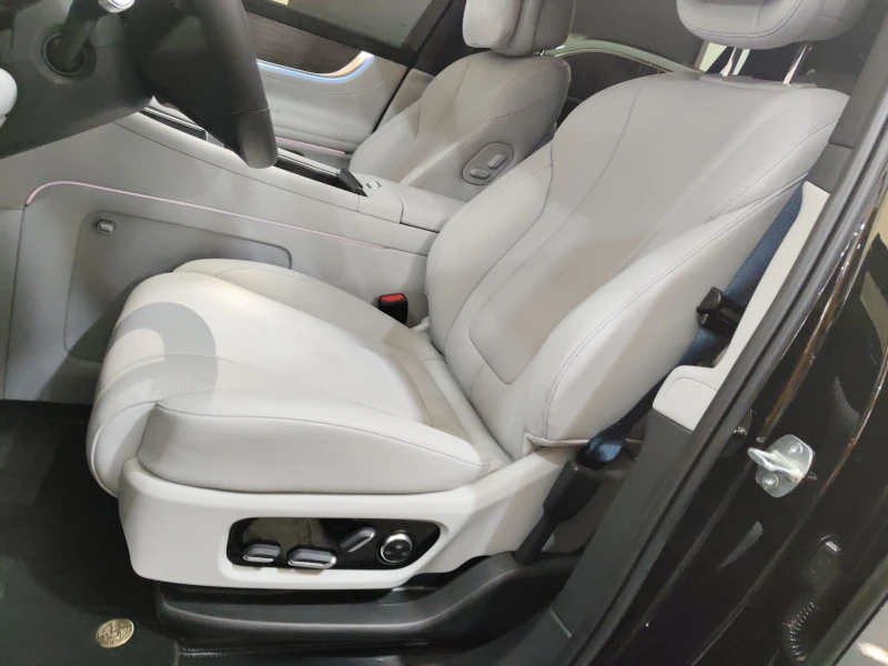 AITO 9 М9 All-Electric Max Version, снимка 14 - Автомобили и джипове - 53296595