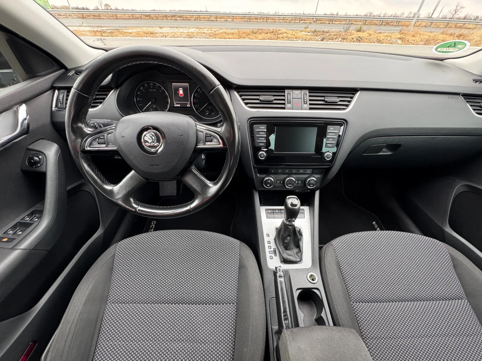 Skoda Octavia 2.0TDI 150кс DSG / NAVI / LED / XENON / PARKTRONIC - изображение 9