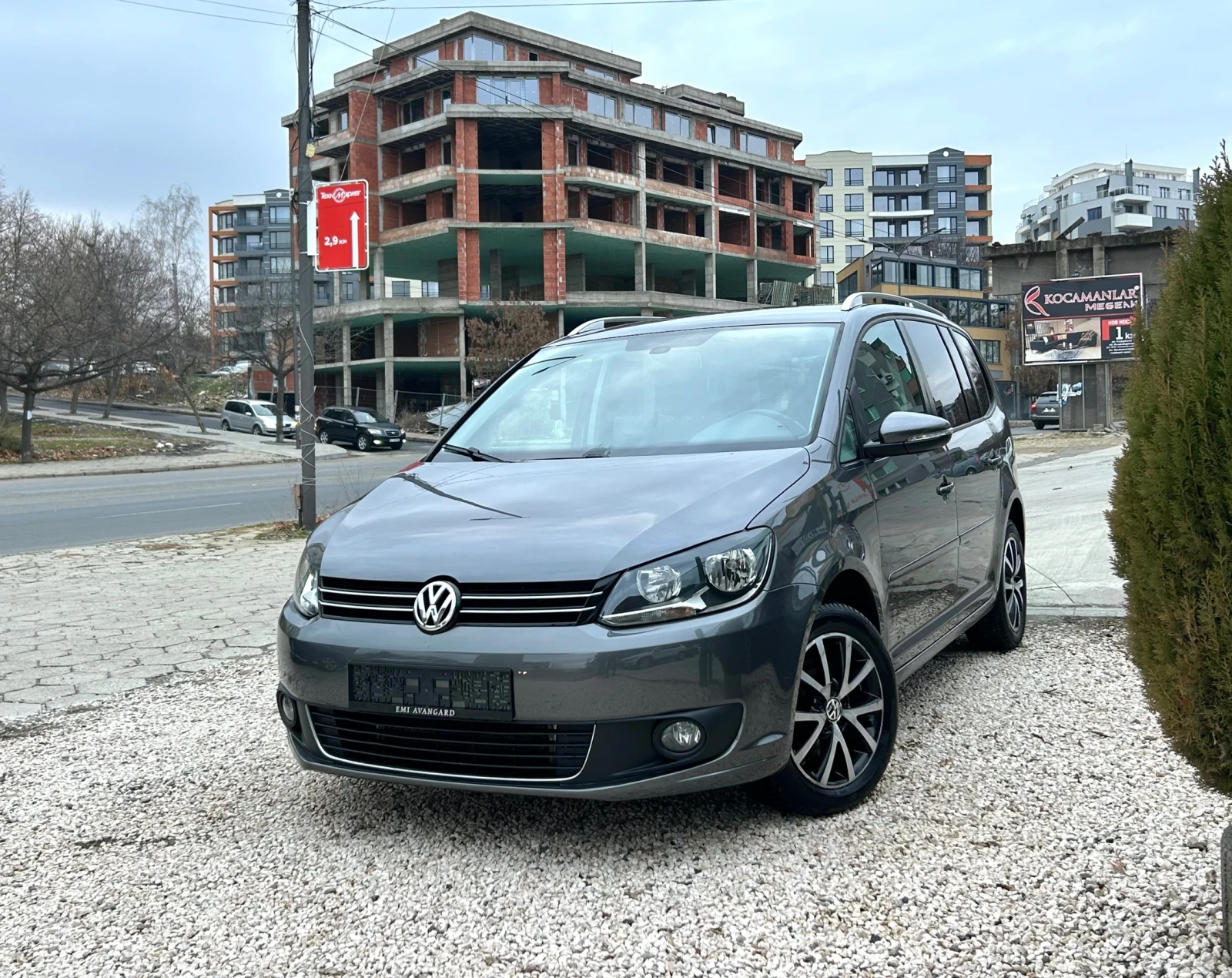 VW Touran 1.6 TDI  - [1] 