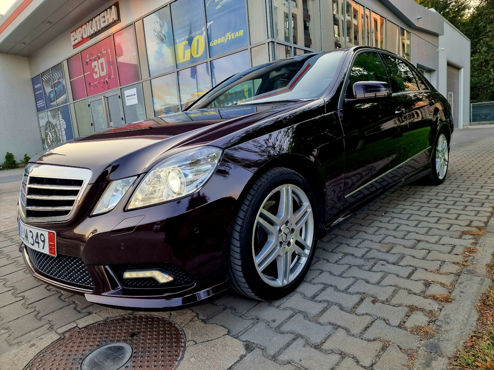 Mercedes-Benz E 250 2.5 CDI - 204 к.с - AMG - AVANTGARDE - Екстри - изображение 6