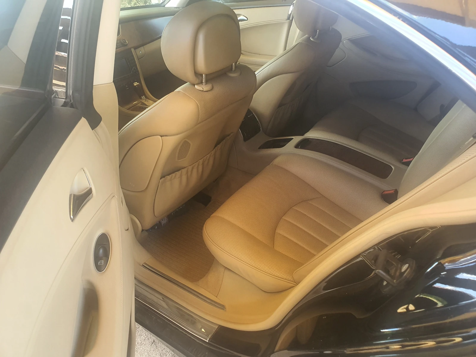 Mercedes-Benz CLS 500  - изображение 9