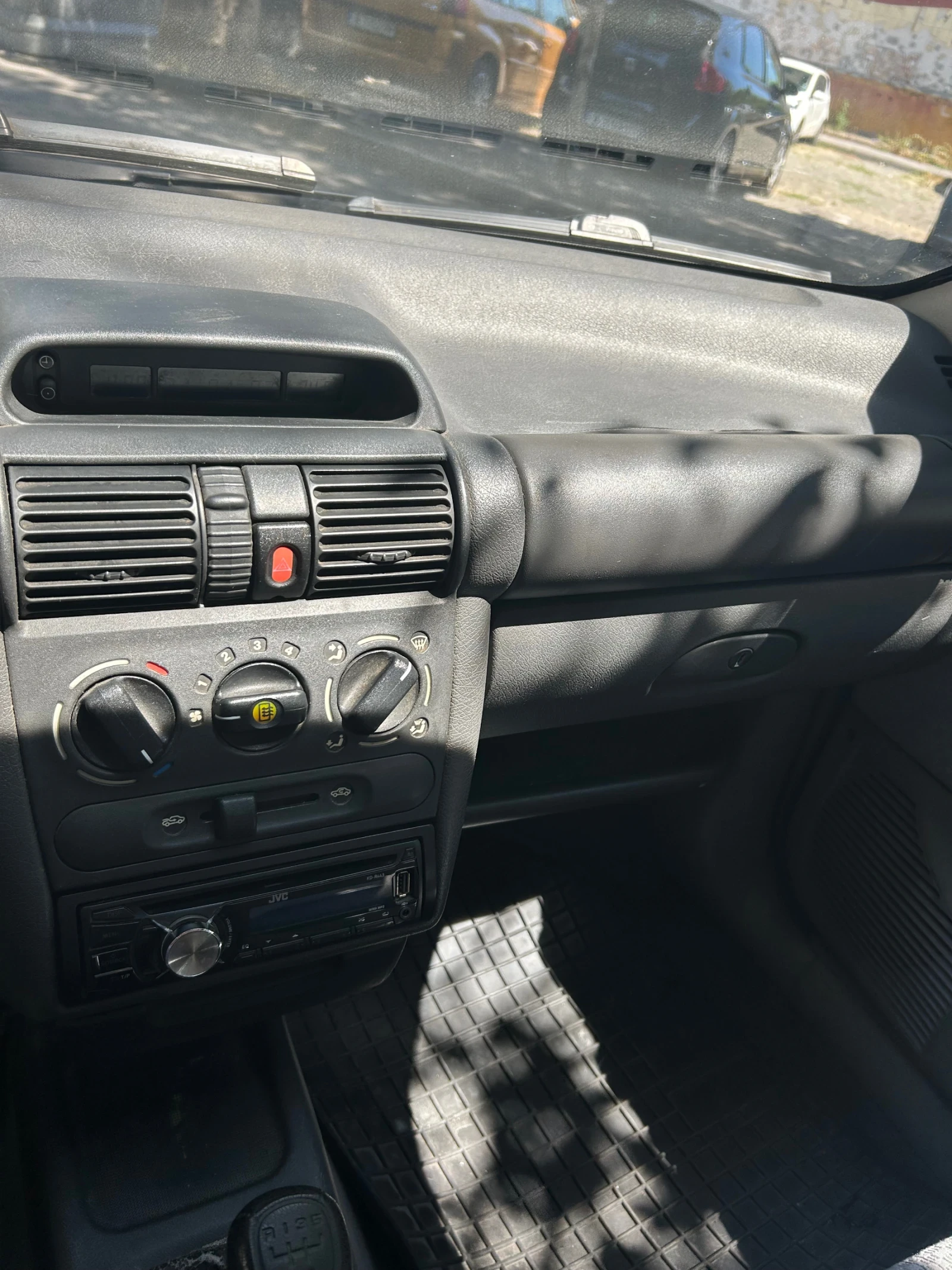 Opel Corsa  - изображение 9