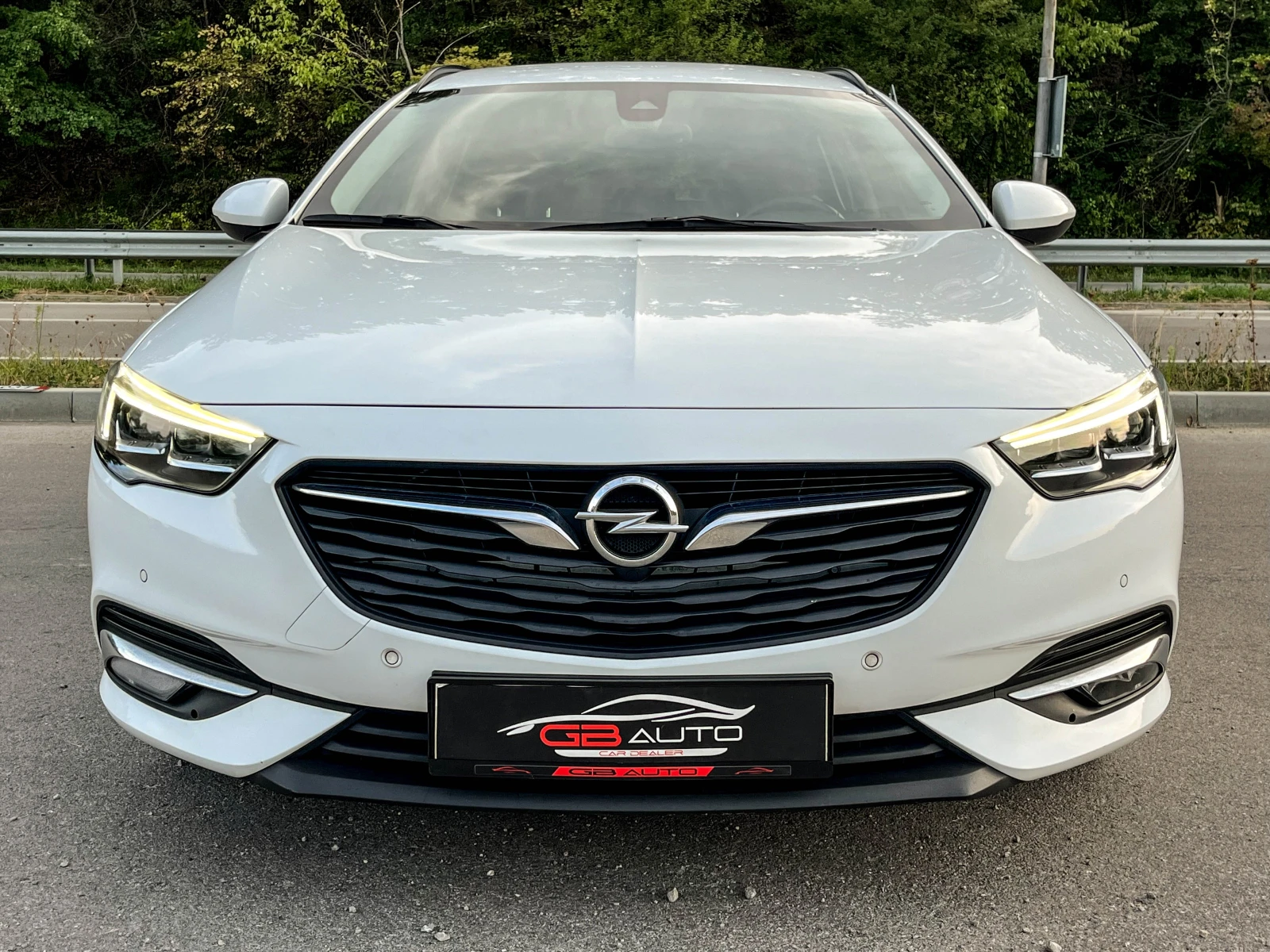Opel Insignia 1.6D* LED* КАТО НОВА*  - изображение 2