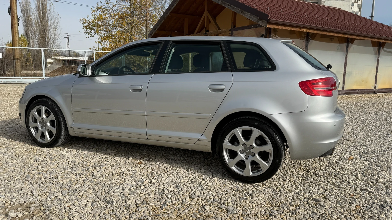 Audi A3 1.6TDI-105кс/5скорости/NAVI/ПОДГРЕВ/EURO 5/ИТАЛИЯ - изображение 4