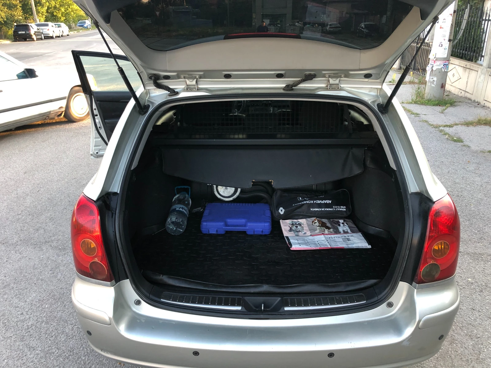 Toyota Avensis 1.8 i  ГАЗ - изображение 6