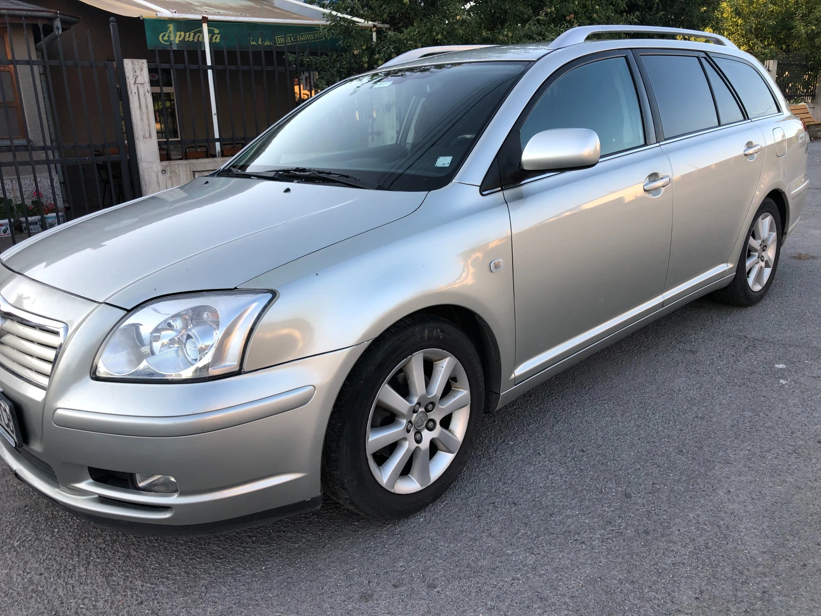 Toyota Avensis 1.8 i  ГАЗ - изображение 4