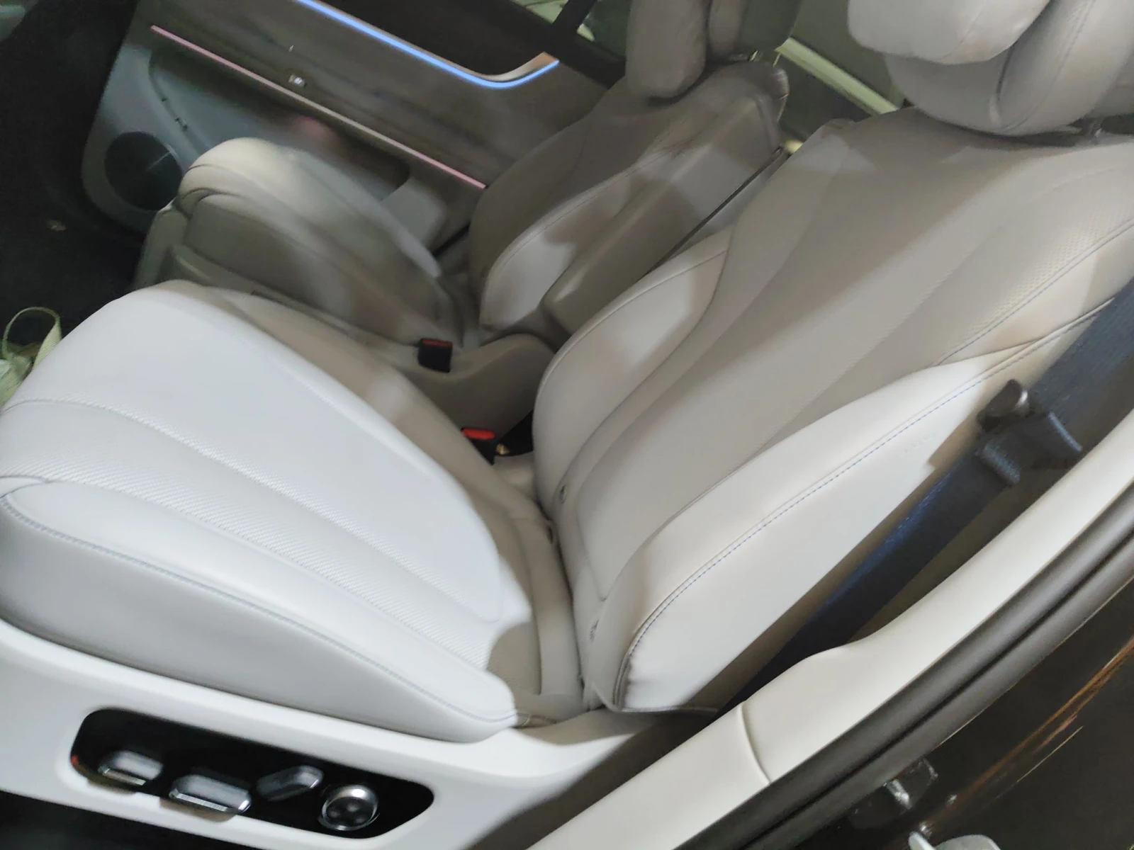 AITO 9 �9 All-Electric Max Version | Mobile.bg � ����������� 15