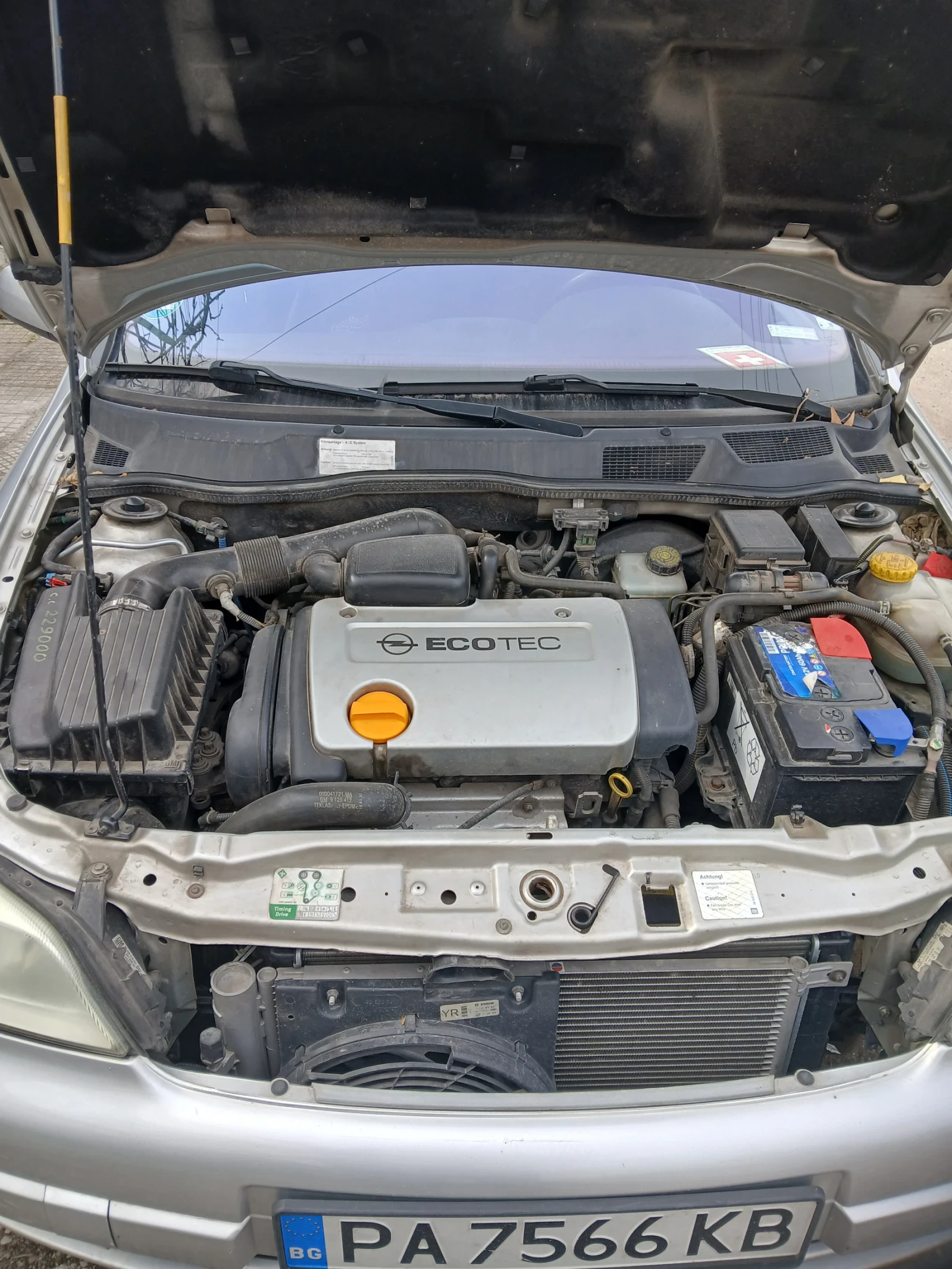 Opel Astra Седан, снимка 4 - Автомобили и джипове - 53711744