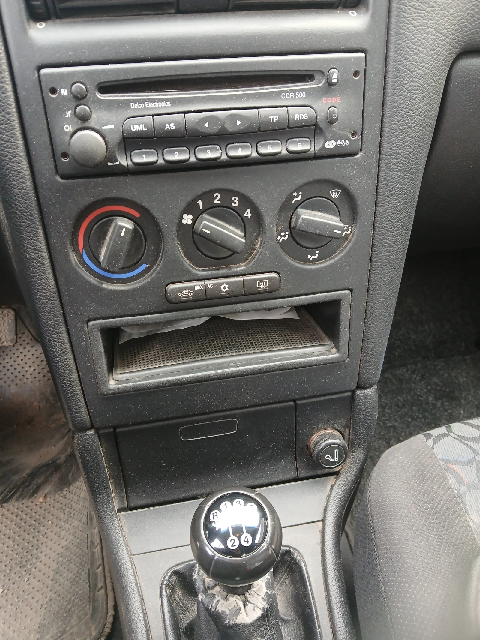 Opel Astra Седан, снимка 2 - Автомобили и джипове - 53711744