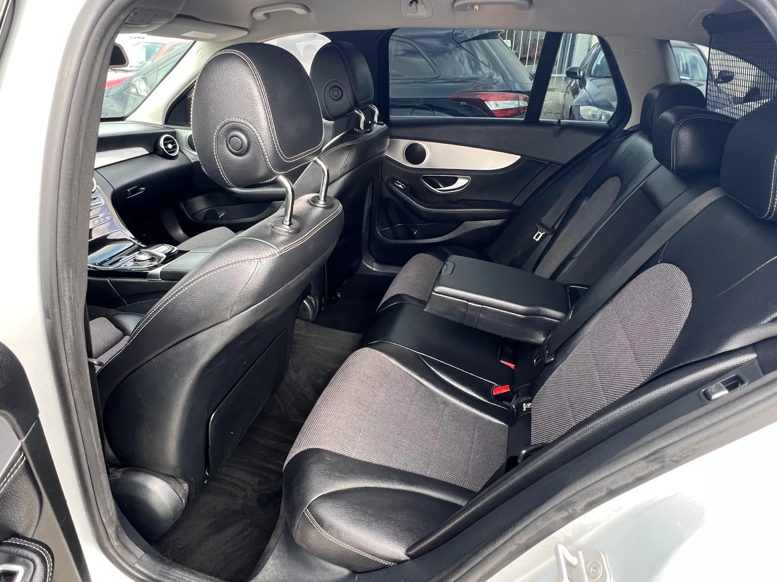 Mercedes-Benz C 220 Avantgarde , снимка 10 - Автомобили и джипове - 53738426