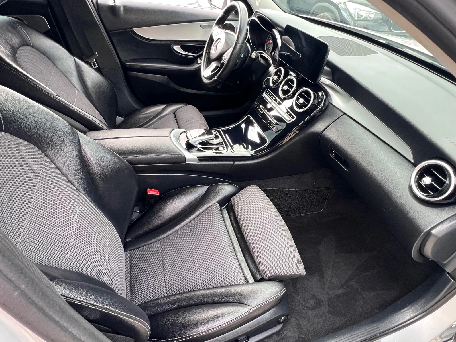 Mercedes-Benz C 220 Avantgarde , снимка 9 - Автомобили и джипове - 53738426