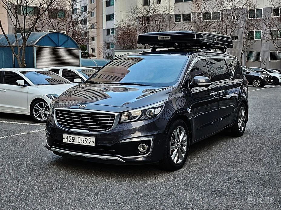 Kia Carnival, снимка 4 - Автомобили и джипове - 54043622