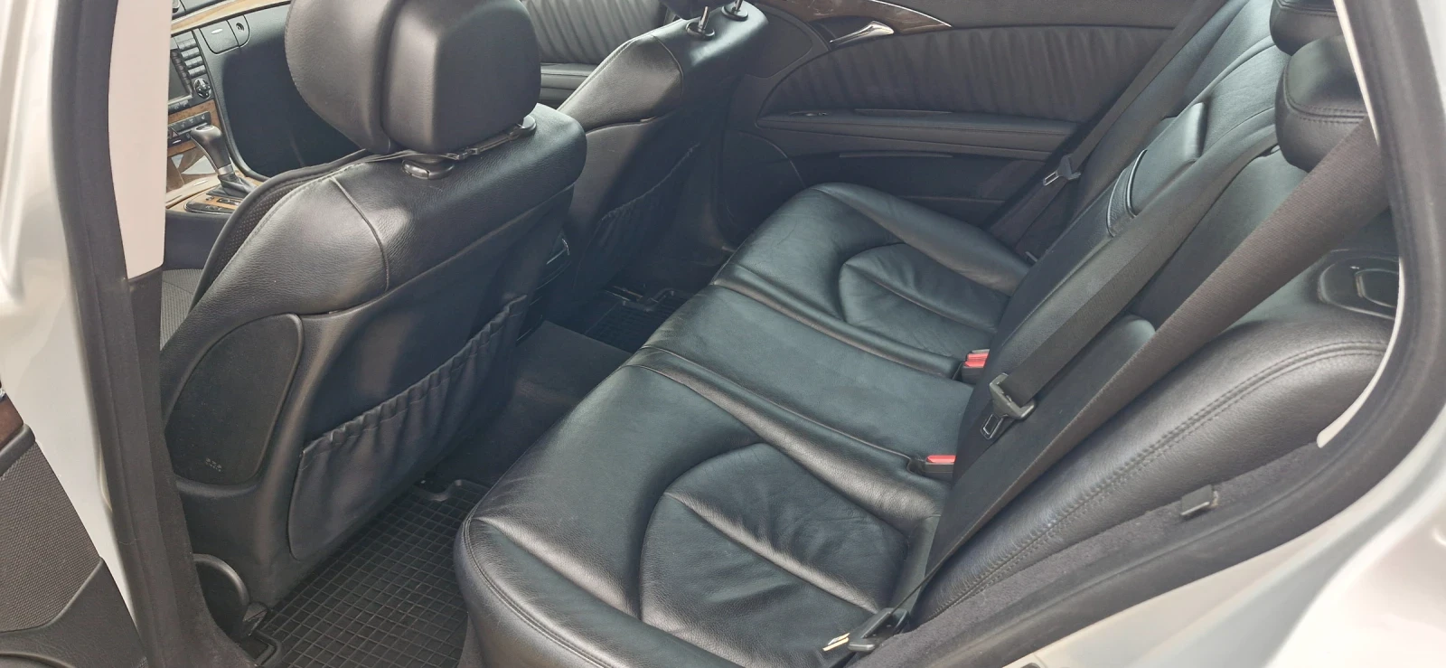 Mercedes-Benz E 320, снимка 2 - Автомобили и джипове - 54107215