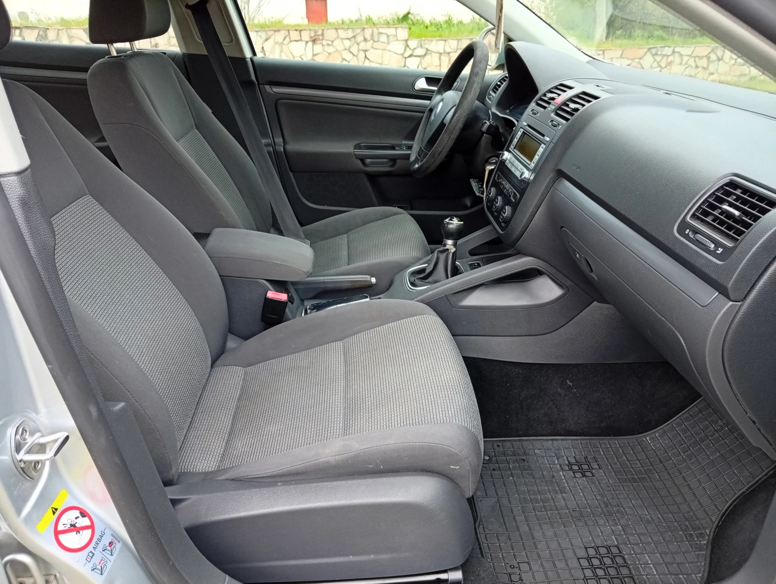 VW Jetta 1.9 TDI * КЛИМАТРОНИК * , снимка 14 - Автомобили и джипове - 54207853