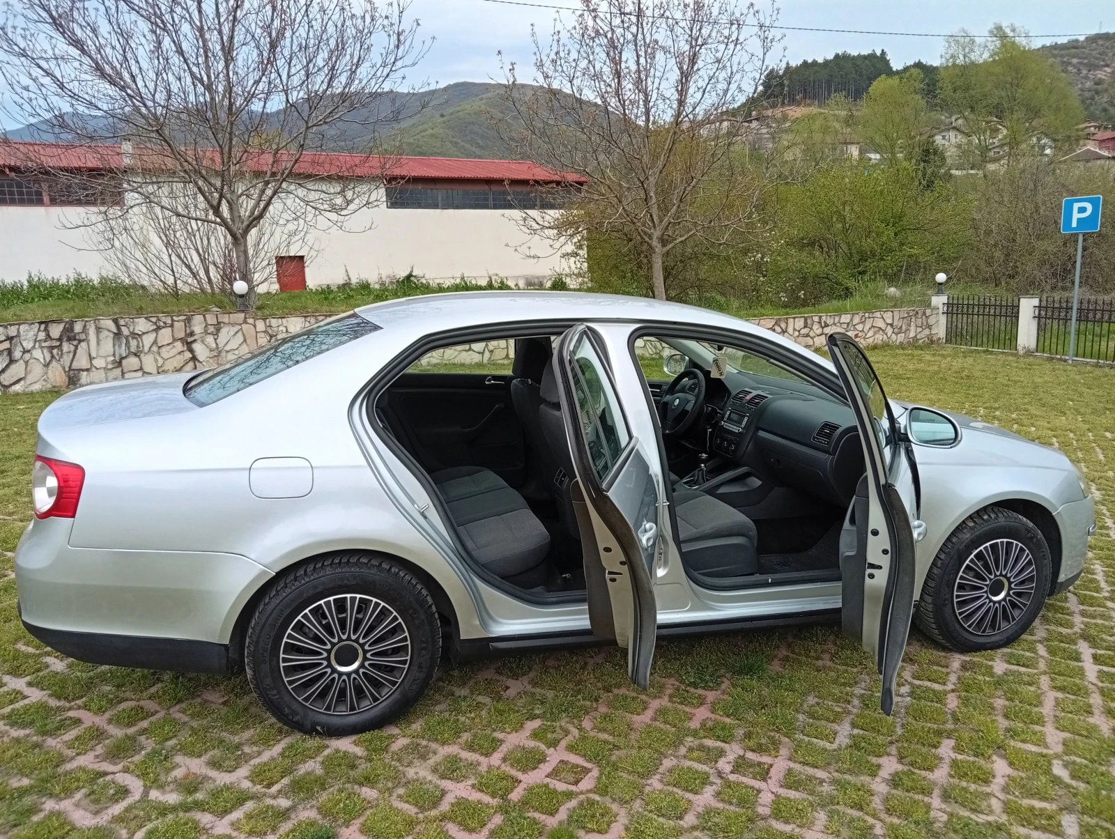 VW Jetta 1.9 TDI * КЛИМАТРОНИК * , снимка 10 - Автомобили и джипове - 54207853