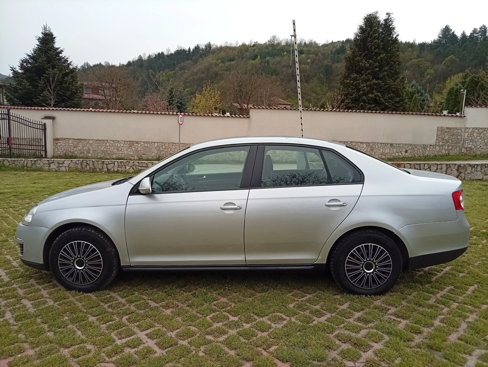 VW Jetta 1.9 TDI * КЛИМАТРОНИК * , снимка 2 - Автомобили и джипове - 54207853