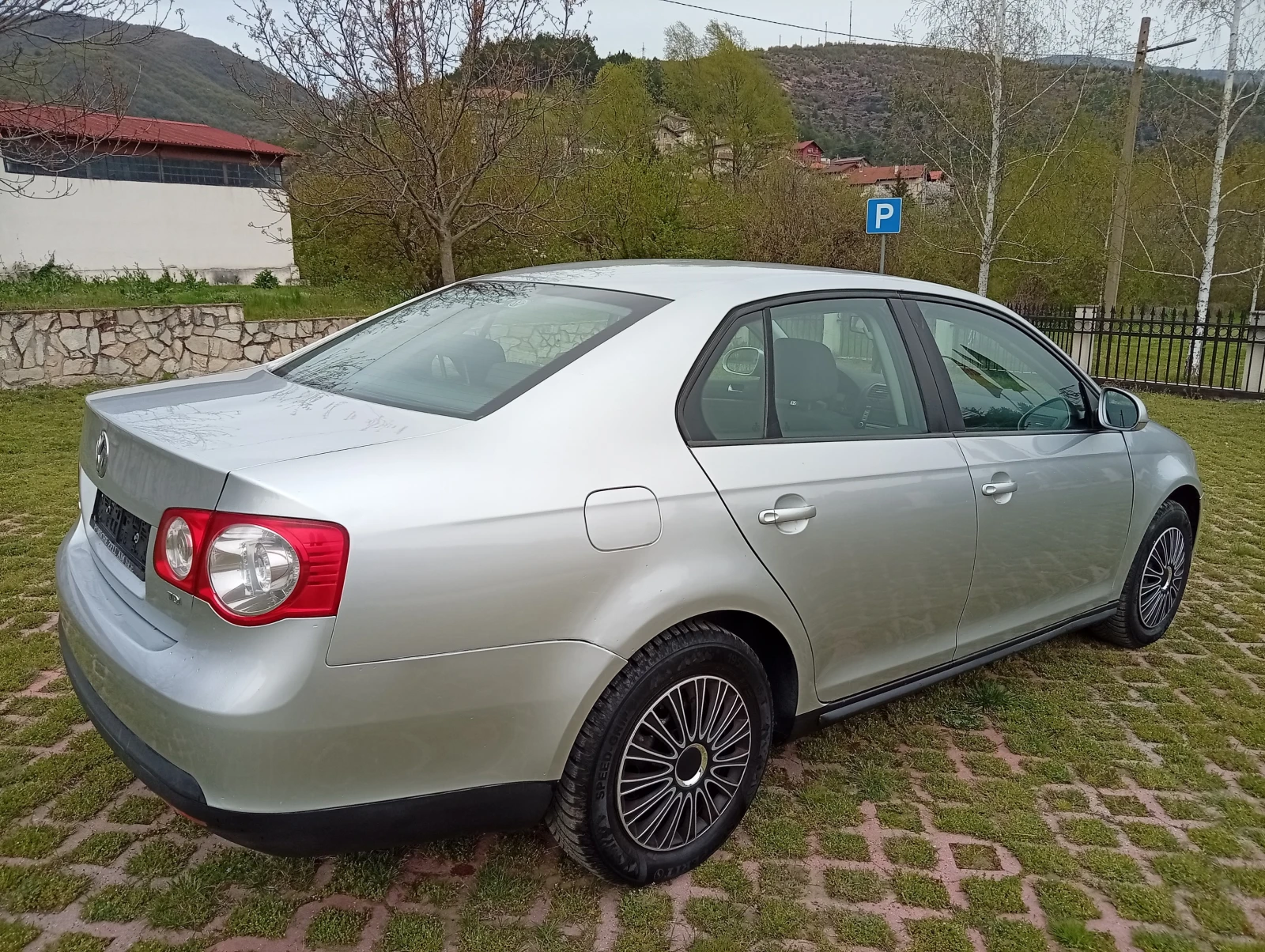 VW Jetta 1.9 TDI * КЛИМАТРОНИК * , снимка 6 - Автомобили и джипове - 54207853