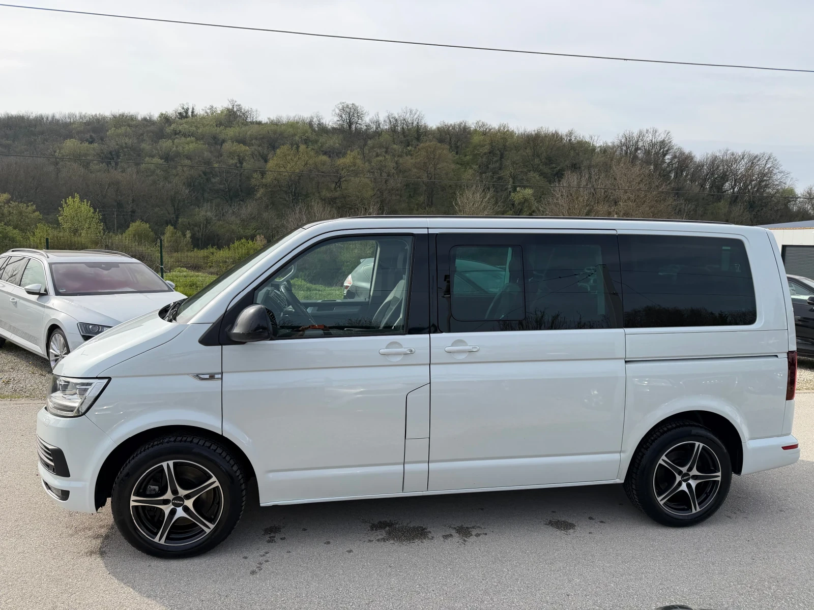 VW Multivan 2.0TDI T6 Highline 4x4 Швейцария ЕDITION 30, снимка 7 - Автомобили и джипове - 54217802