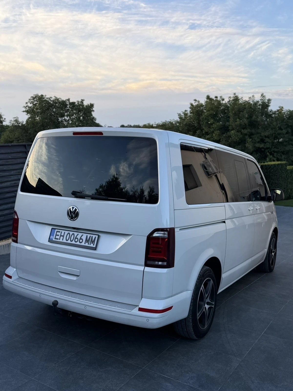 VW Multivan 2.0TDI T6 Highline 4x4 Швейцария ЕDITION 30, снимка 5 - Автомобили и джипове - 54217802