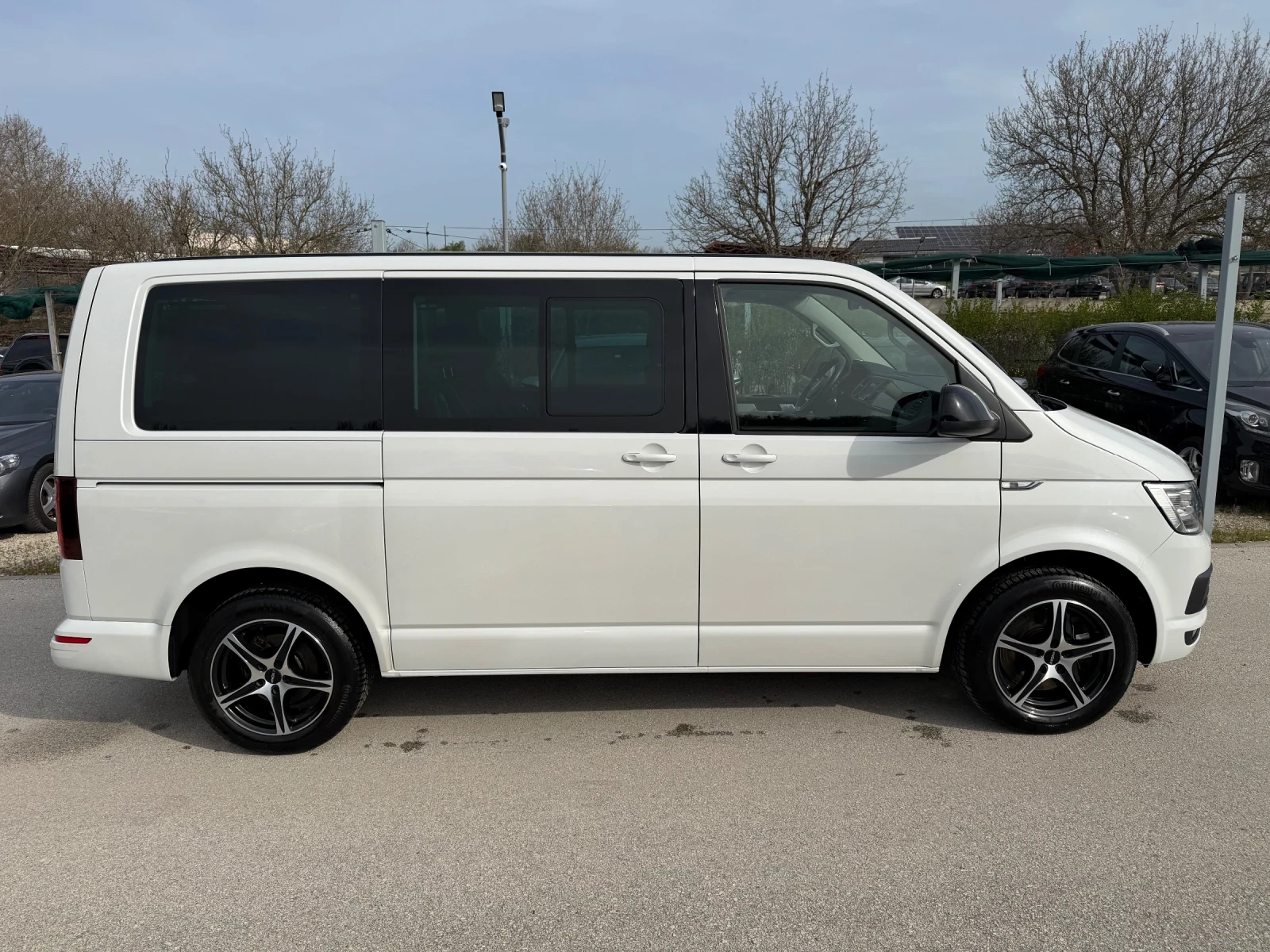 VW Multivan 2.0TDI T6 Highline 4x4 Швейцария ЕDITION 30, снимка 6 - Автомобили и джипове - 54217802