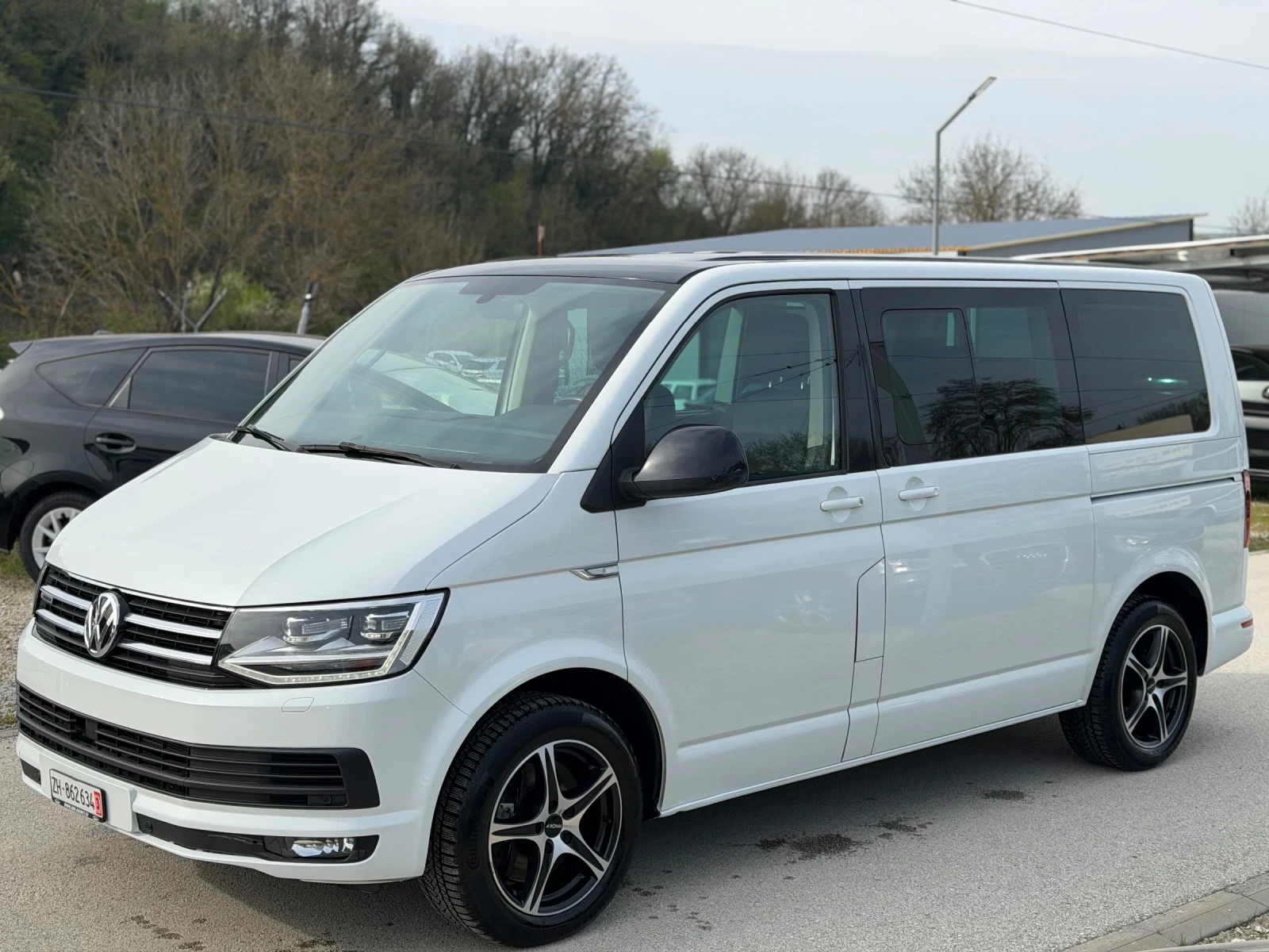 VW Multivan 2.0TDI T6 Highline 4x4 Швейцария ЕDITION 30, снимка 2 - Автомобили и джипове - 54217802
