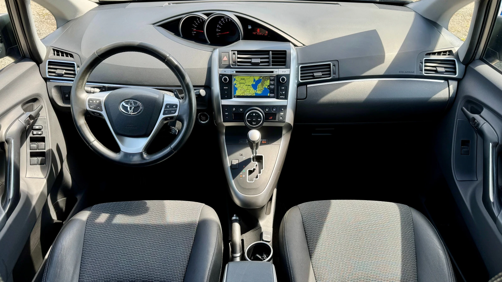 Toyota Verso 1.8i ���������! ���� ���������!PDC, ���������, Nav | Mobile.bg � ����������� 12